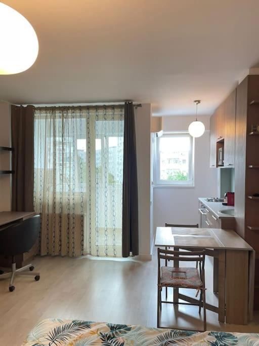 Studio Carol - Rond Baba Novac Apartment บูคาเรสต์ ภายนอก รูปภาพ